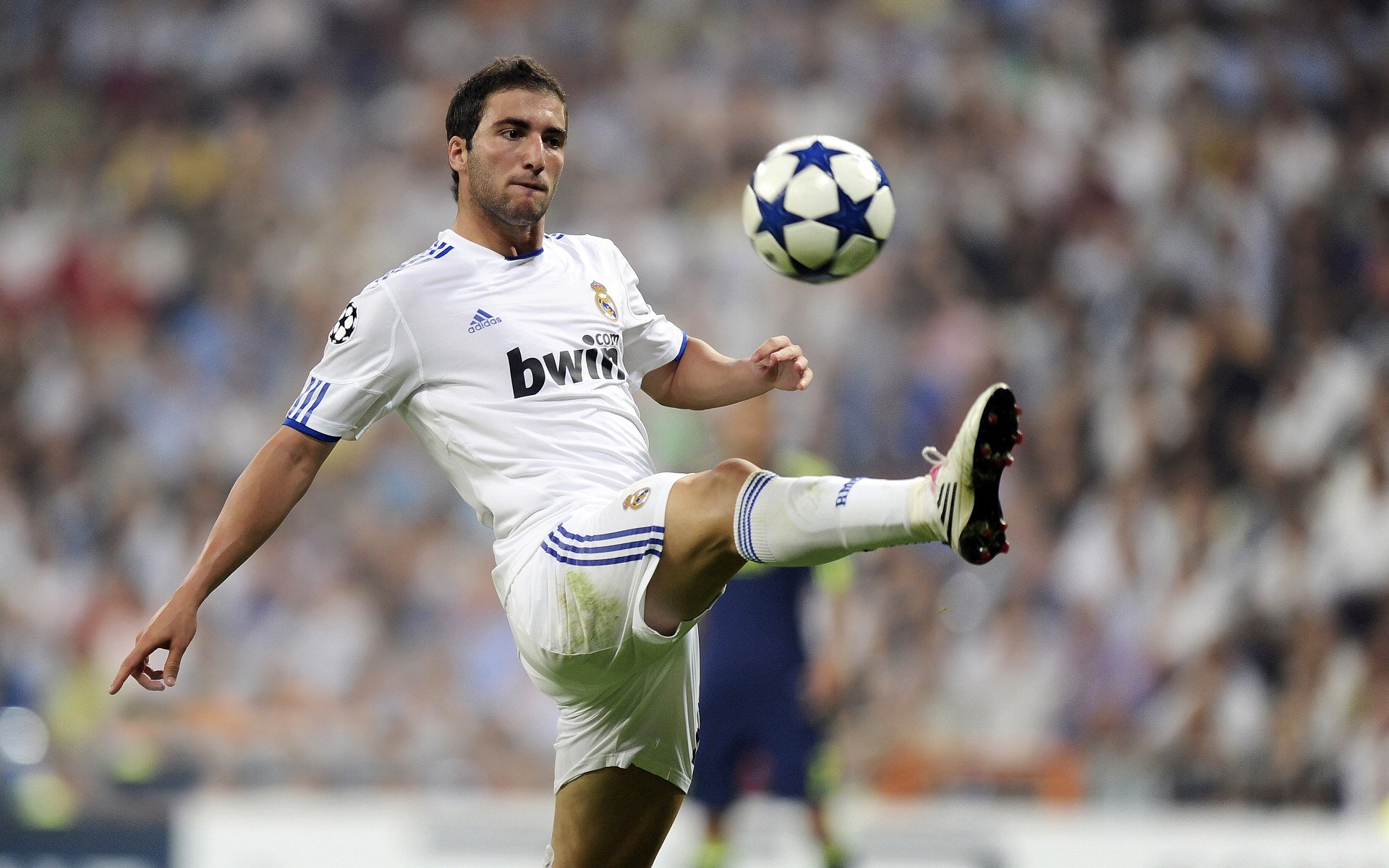 吉达联合主场力克利雅得胜利,吉达阿赫利足球俱乐部